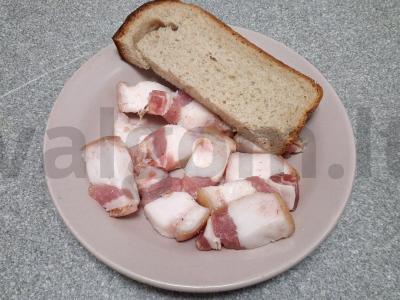 Salo su svanų druska ir pipirais pagrindine nuotrauka