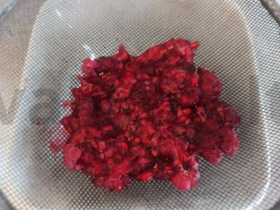 Gėrimas iš rauginto pieno „Aviečių sprogimas“ Žingsnis 1