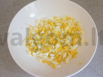 Okroška su beržo sultimis, virta vištienos krūtinėlė ir krienai Žingsnis 1