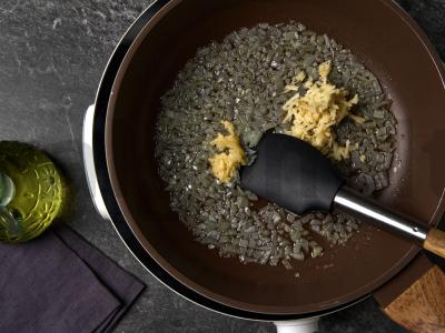 Žuvies troškinys su žaliaisiais daržovėmis Žingsnis 2