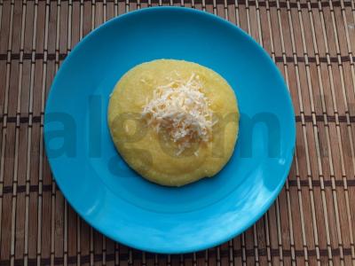 Polenta su sūriu pusryčiams pagrindine nuotrauka