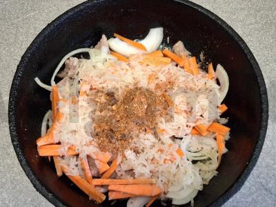 Plovas su jautiena ir granatų sėklomis Žingsnis 6