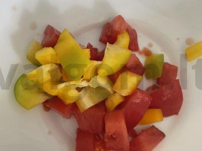 Salotos su graikiniais riešutais ir ruginių sausainių Žingsnis 2