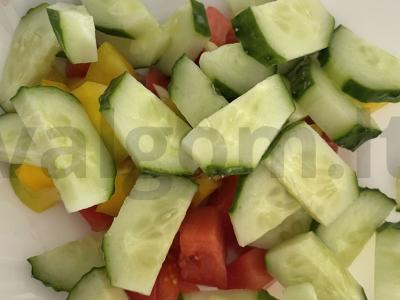 Salotos su graikiniais riešutais ir ruginių sausainių Žingsnis 3