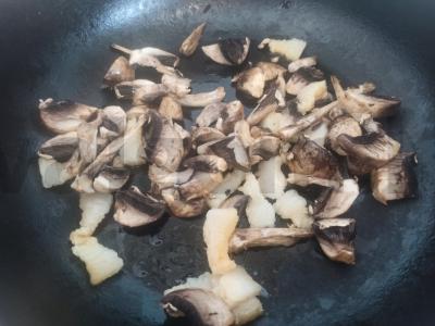 Grikių košė su pievagrybiais ir lašiniais Žingsnis 3