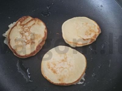 Skanūs blynai su bananine rūgpieniu Žingsnis 5