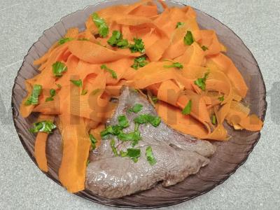 Jautienos steikas su morkų garnyru pagrindine nuotrauka