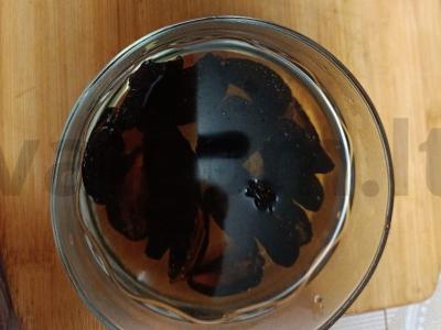 Avižų keksiukas su obuoliu, džiovintais slyvomis ir topinambūru Žingsnis 1