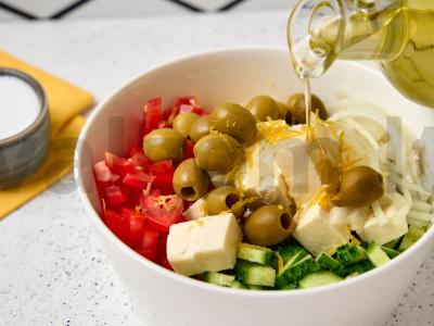 Salotas su bulguru, alyvuogėmis ir feta Žingsnis 5