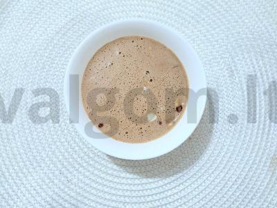 Švelnus šokoladinis žemės riešutų keksiukas mikrobangų krosnelėje Žingsnis 4