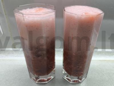 Braškinių šviežias gėrimas su minkštimu Žingsnis 4