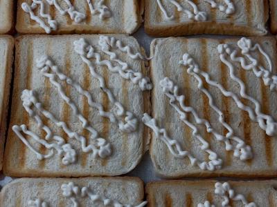 Mini sumuštinis su kumpiu ir slyvų padažu Žingsnis 4