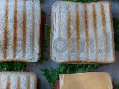 Mini sumuštinis su kumpiu ir slyvų padažu Žingsnis 9