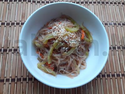 Funchosa su keptais daržovėmis per 20 minučių pagrindine nuotrauka