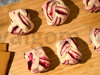 Šokoladiniai bandelės su mėlynių uogiene Žingsnis 8