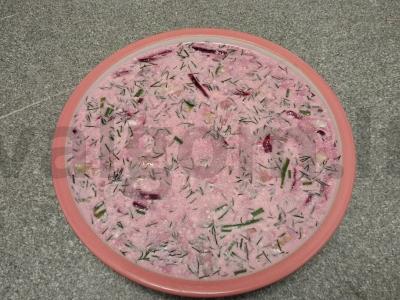 Burokėlių sriuba su vištiena ir beržų sultimis pagrindine nuotrauka