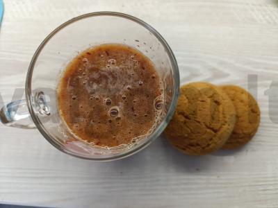 Vaisių-uogų gėrimas iš sulčių pagrindine nuotrauka