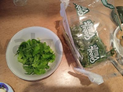 Salotos su daržovėmis ir vištienos nagetais Žingsnis 1