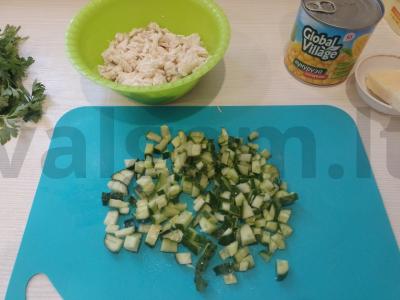 Salotas „Švelnus“ su vištienos krūtinėle Žingsnis 1