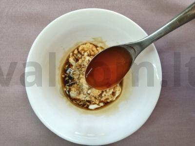 Ryžių rutuliukai su aštriu padažu Žingsnis 4