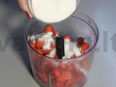 Braškinių jogurtas su chia sėklomis Žingsnis 5