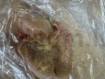 Kepta vištienos krūtinėlė maišelyje Žingsnis 1