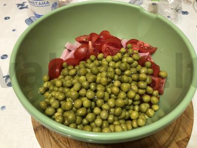 Salotas su kumpiu, pomidorais ir grietine Žingsnis 3