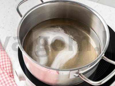 Riešutai cukraus glazūroje Žingsnis 1