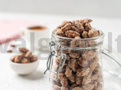 Riešutai cukraus glazūroje pagrindine nuotrauka