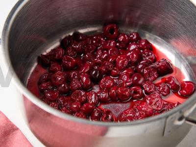 Vištiena su vyšnių padažu Žingsnis 4