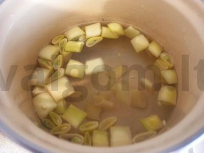 Salotas su žaliąja pupelių, agurku ir ruginių sėlenų Žingsnis 4