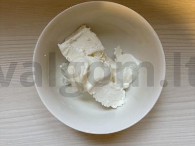 Varškės dubuo su muesli ir gervuogėmis Žingsnis 1