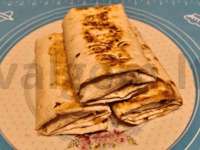 Namų šašlykas su paukštienos ritinėliu pagrindine nuotrauka