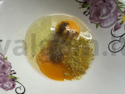 Žiedinė kopūstai su vištienos dešrelėmis tešloje Žingsnis 2