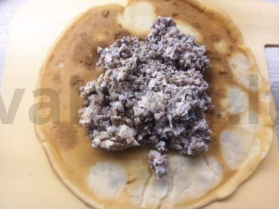 Blynų ritinys su rūkytomis vištienos ir grikių Žingsnis 4