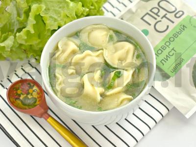 Vištienos sultinys su koldūnais pagrindine nuotrauka