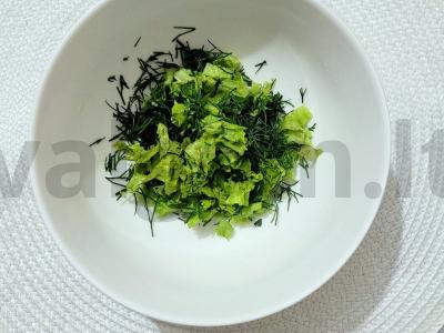 Sultingas salotas su kukurūzais, pupelėmis, agurkais ir sėklų mišiniu Žingsnis 1