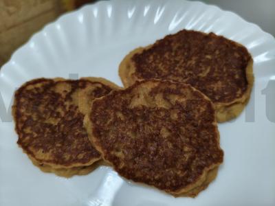 Obuolių blynai su cinamonu pagrindine nuotrauka