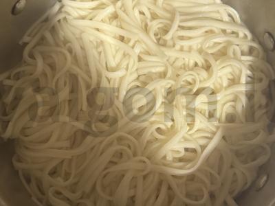 Vištiena su udon makaronais ir daržovėmis Žingsnis 1