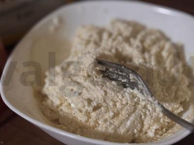 Sūrio blynai su apelsinų žievele Žingsnis 5