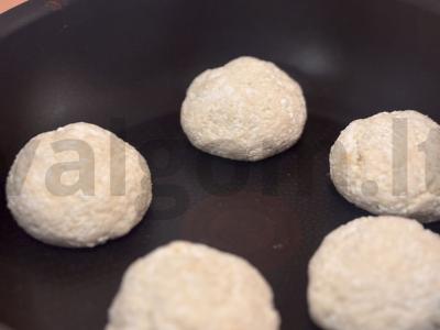 Sūrio blynai su apelsinų žievele Žingsnis 6