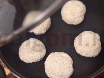 Sūrio blynai su apelsinų žievele Žingsnis 7