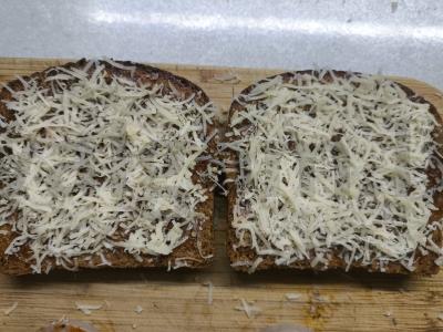 Mini sumuštiniai su kepenų dešra ir agurku Žingsnis 2