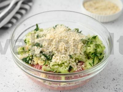 Jautienos kotletai su agurkais Žingsnis 4