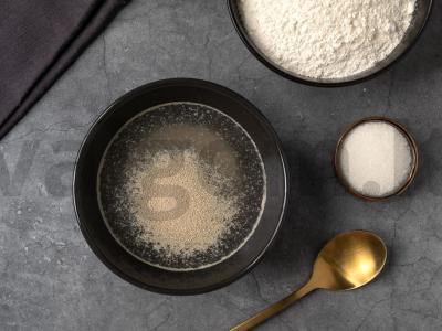 Pica su kumpiu, burrata ir pistacijomis Žingsnis 1