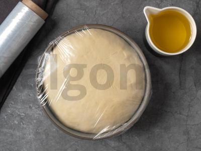 Pica su kumpiu, burrata ir pistacijomis Žingsnis 3