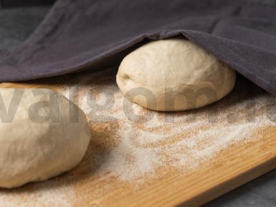 Pica su kumpiu, burrata ir pistacijomis Žingsnis 4