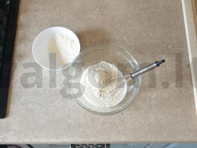 Balti ledų keksiukai Žingsnis 3