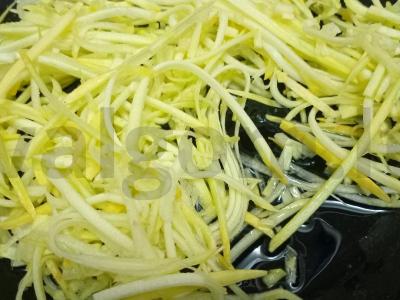 Cukinijų spageti su pesto padažu Žingsnis 2