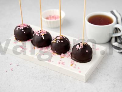 Kekso popsiukai su kondensuotu pienu pagrindine nuotrauka